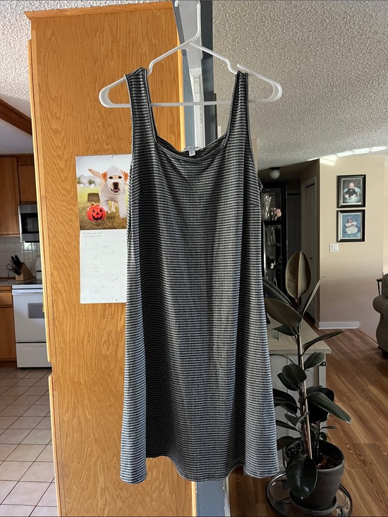 Gilli Dresses & Skirts - Gilli Black and White Mini Dress